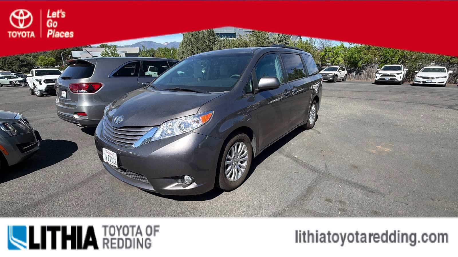 Thumbnail: 2017 Toyota Sienna - 1