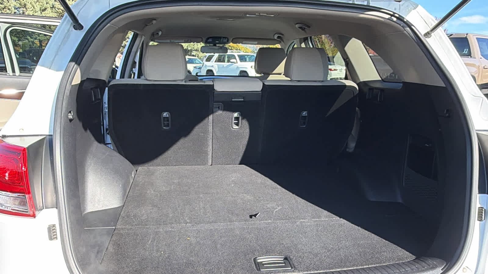 Thumbnail: 2016 Kia Sorento - 27