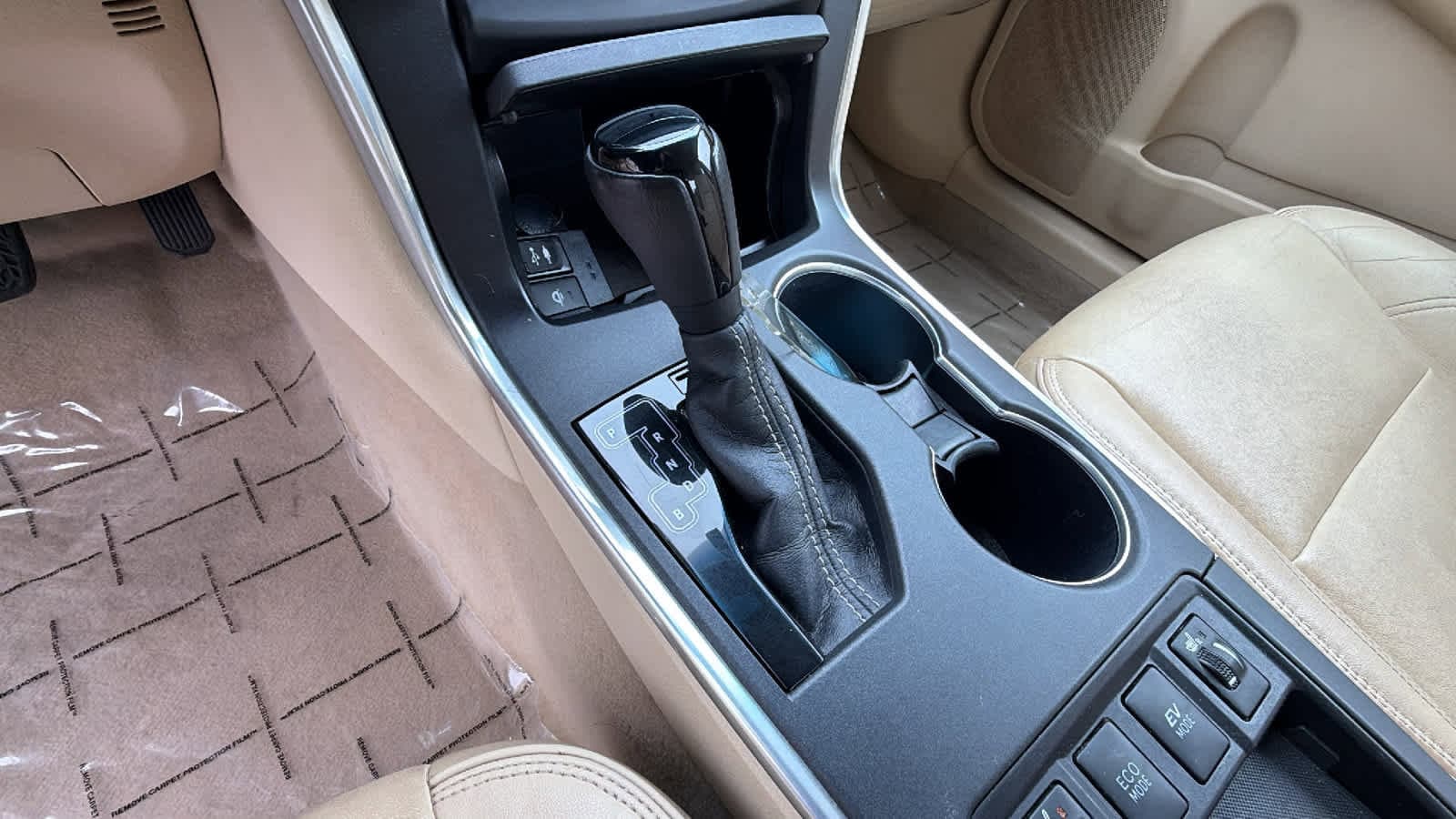 Thumbnail: 2015 Toyota Camry - 13