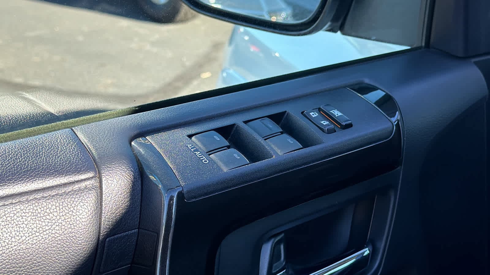 Thumbnail: 2020 Toyota 4Runner - 22