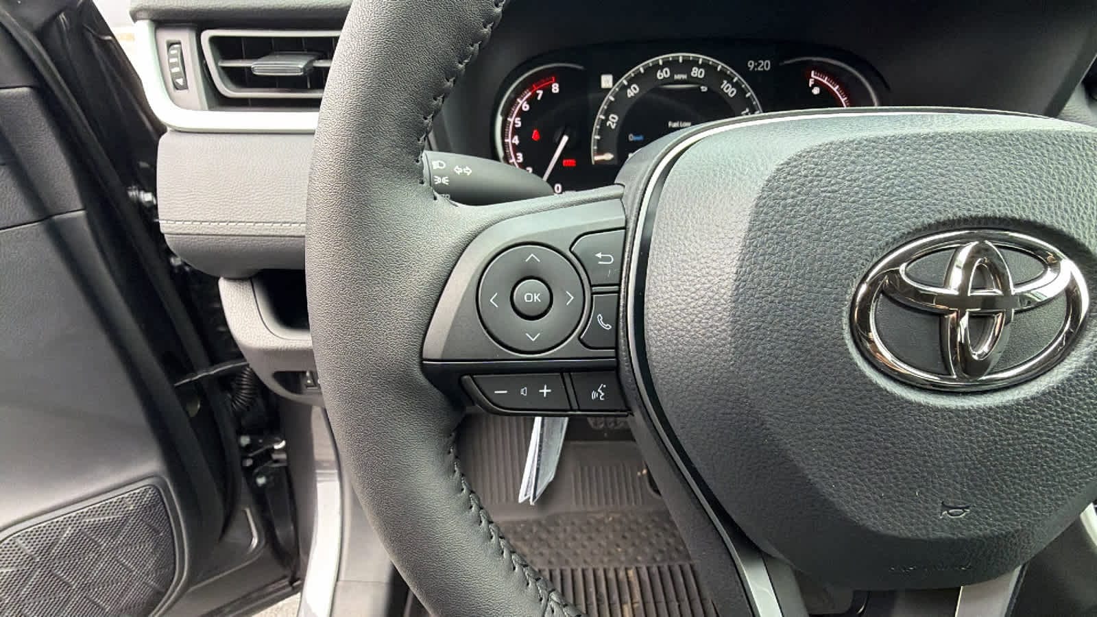 Thumbnail: 2025 Toyota RAV4 - 19