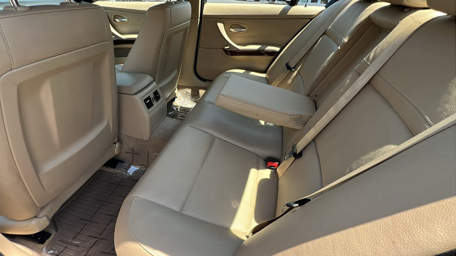 Thumbnail: 2010 BMW 3 Series - 24