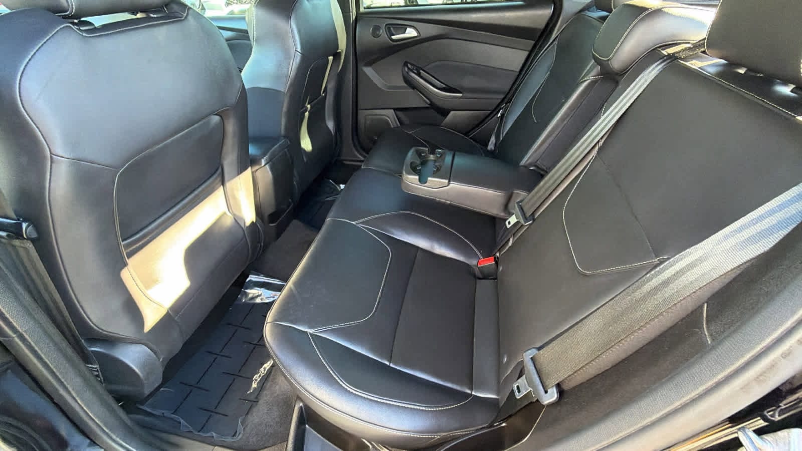 Thumbnail: 2016 Ford Focus - 24