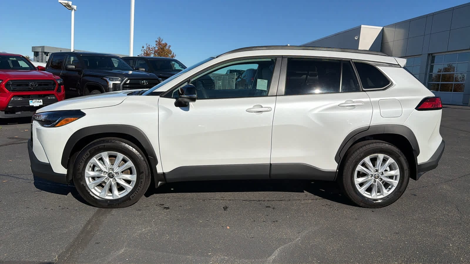 Thumbnail: 2025 Toyota Corolla Cross - 8