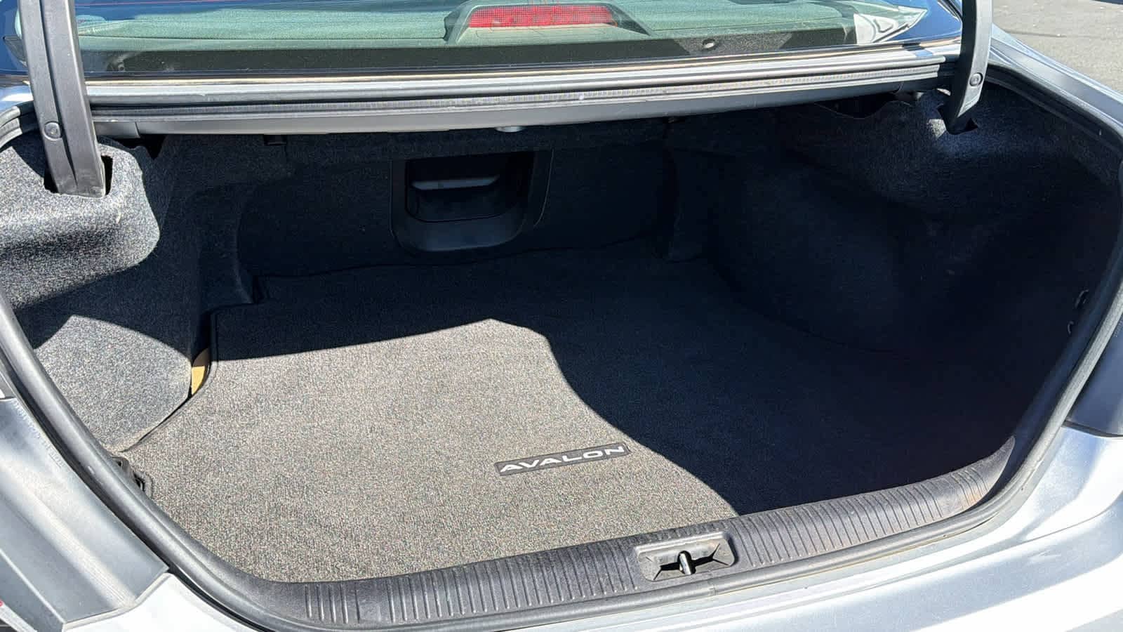 Thumbnail: 2011 Toyota Avalon - 27