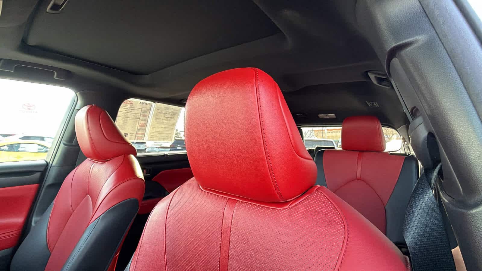 Thumbnail: 2022 Toyota Highlander - 11