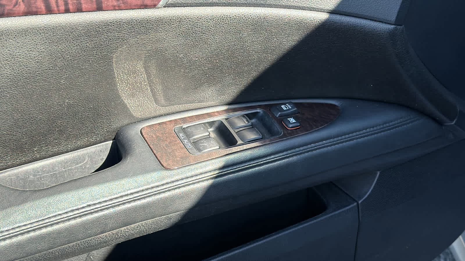 Thumbnail: 2011 Toyota Avalon - 22