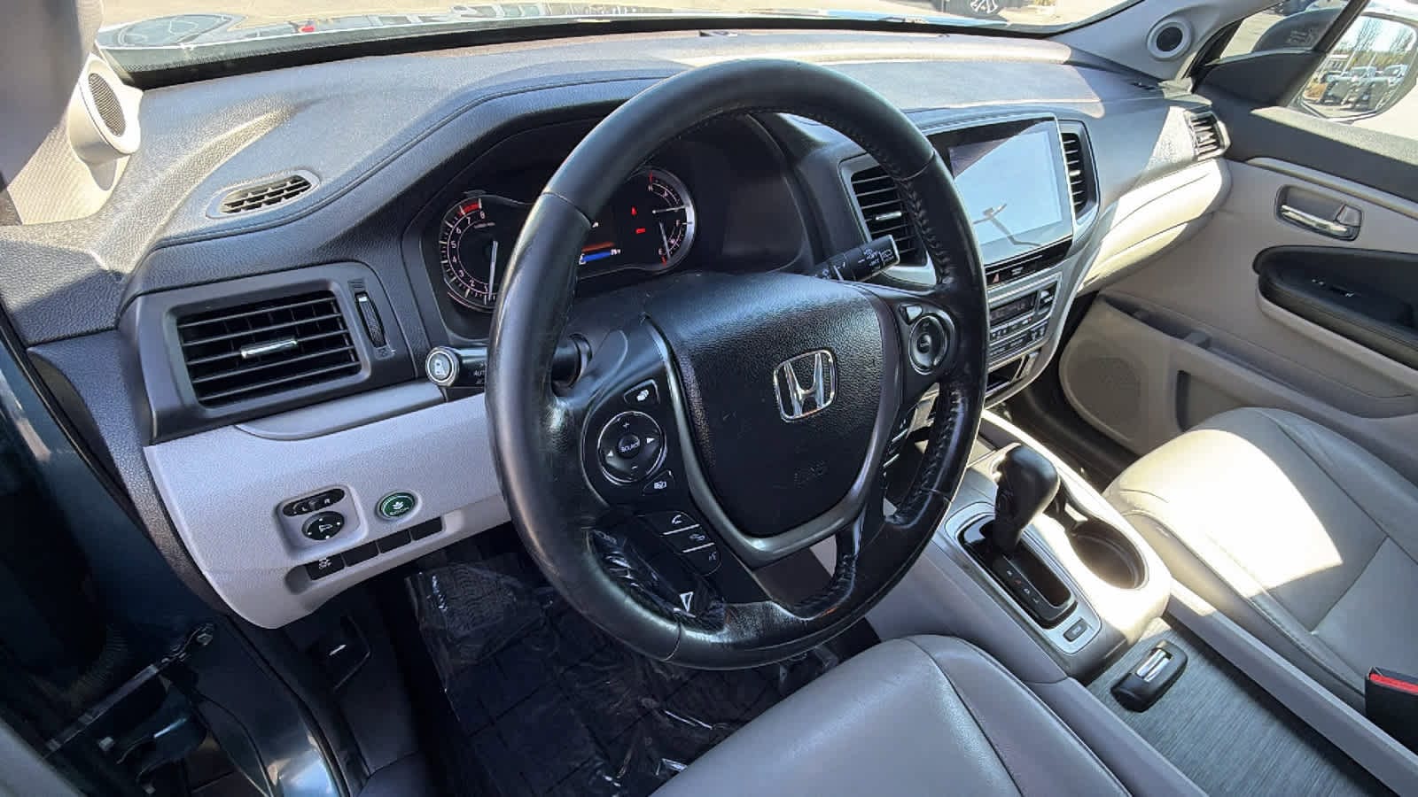 Thumbnail: 2018 Honda Pilot - 10