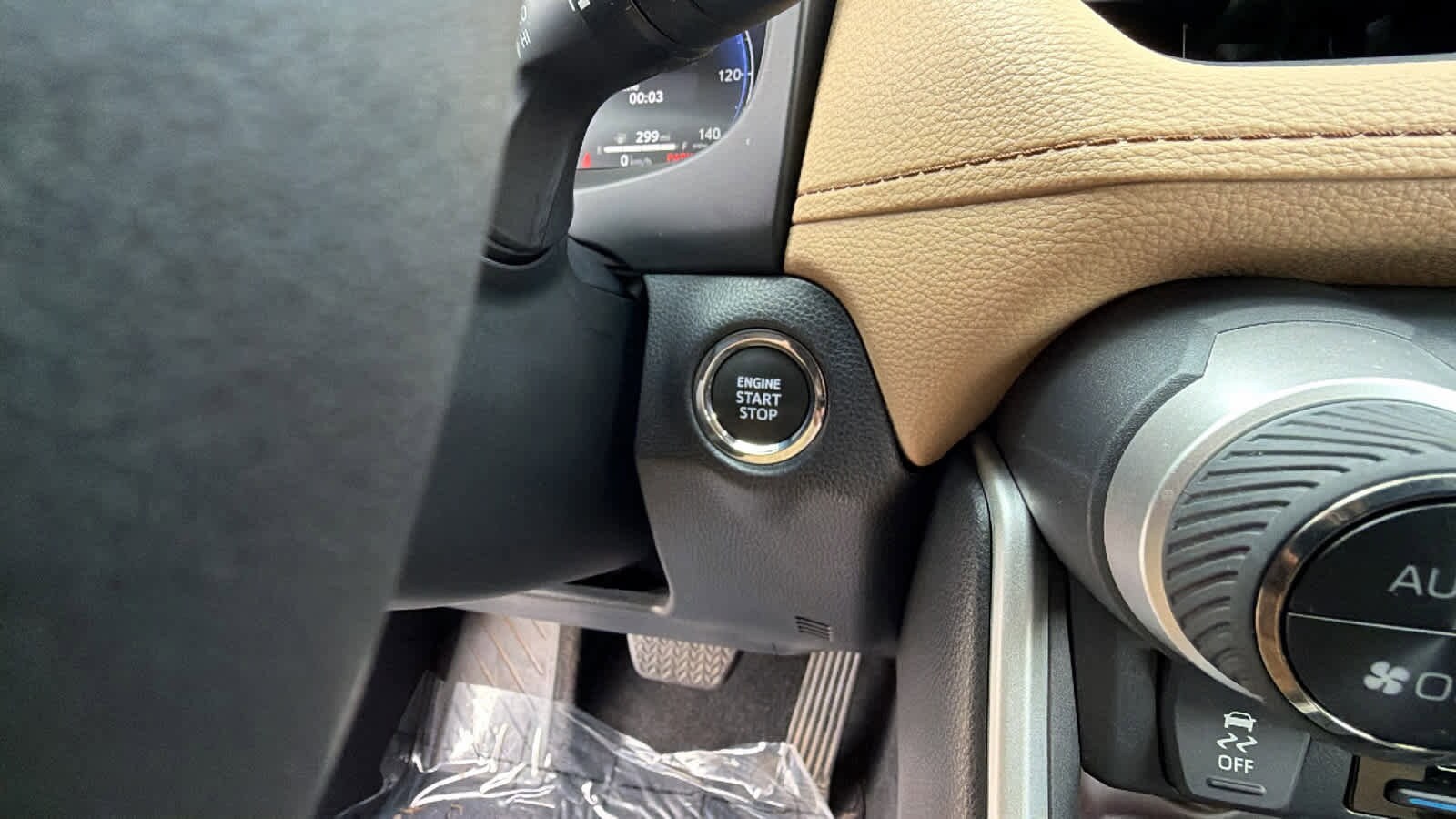 Thumbnail: 2023 Toyota RAV4 - 17