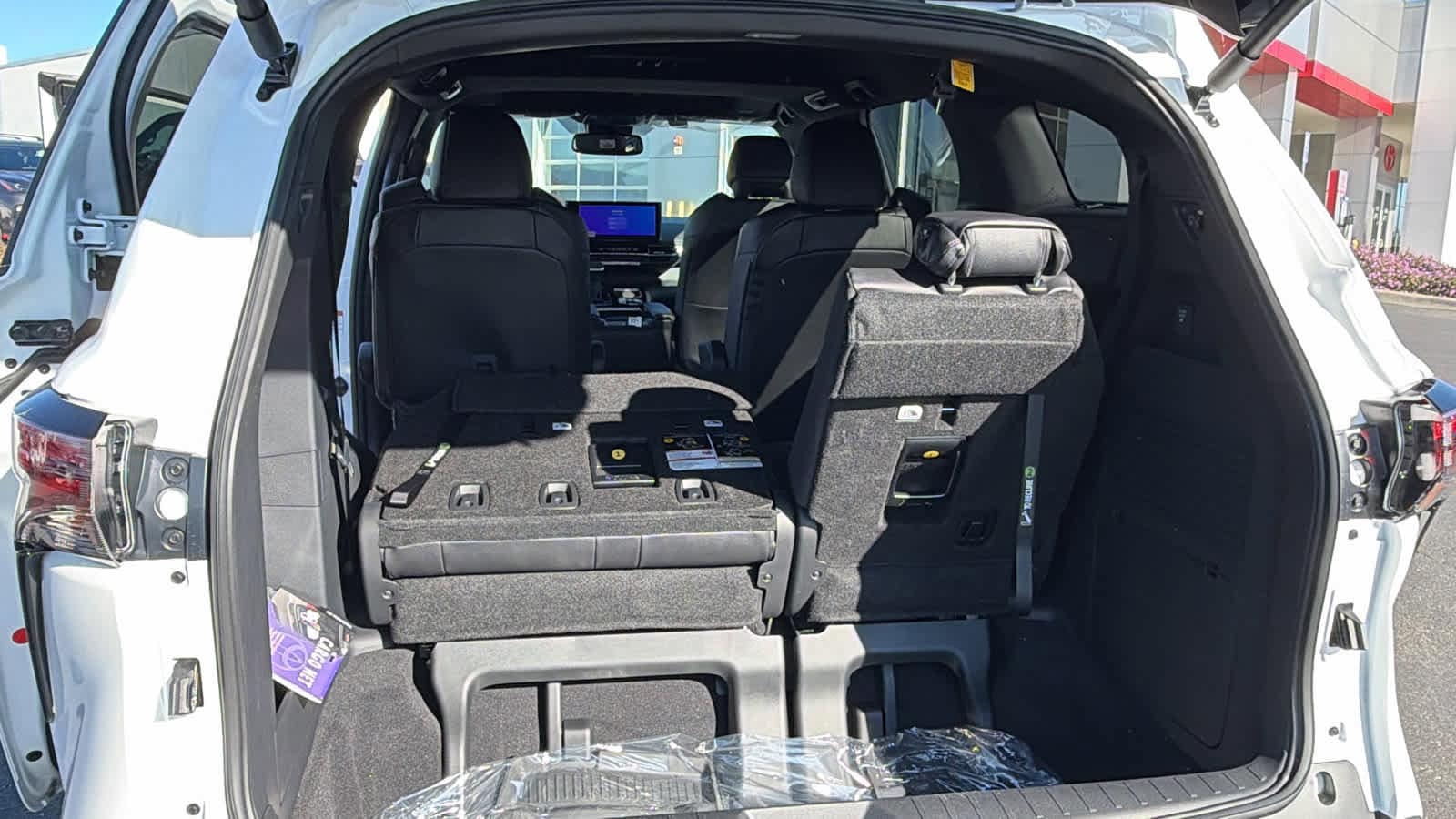 Thumbnail: 2026 Toyota Sienna - 27