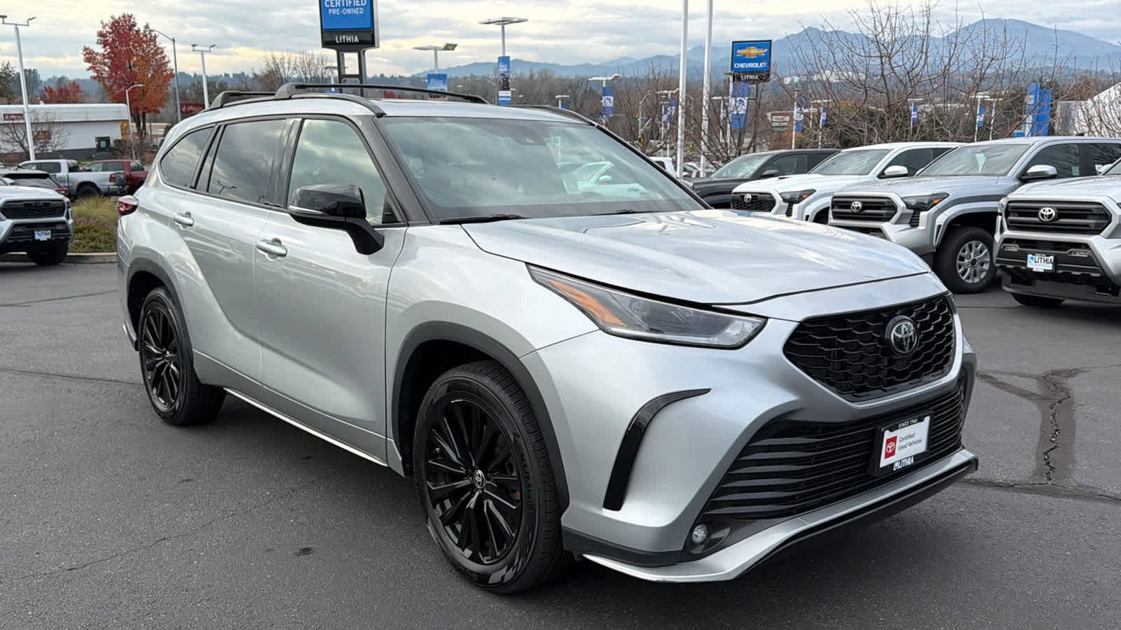 Thumbnail: 2024 Toyota Highlander - 3