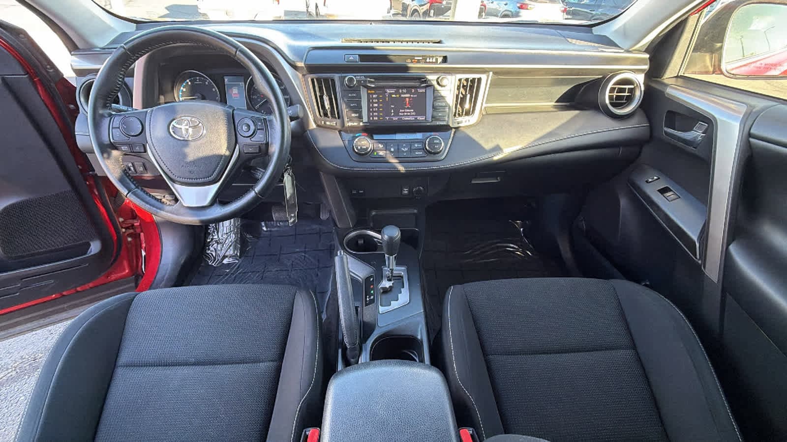 Thumbnail: 2017 Toyota RAV4 - 26