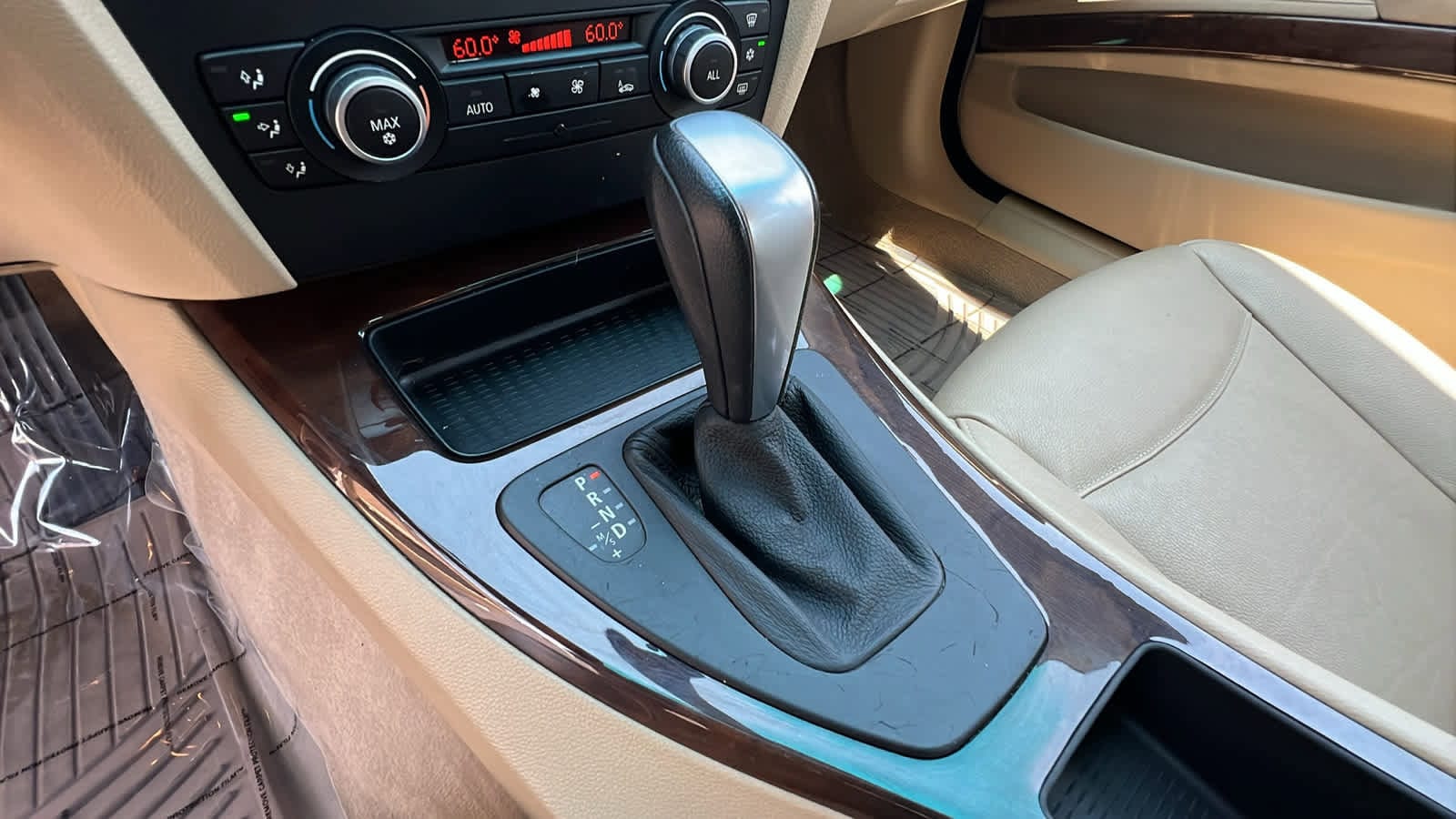 Thumbnail: 2010 BMW 3 Series - 13