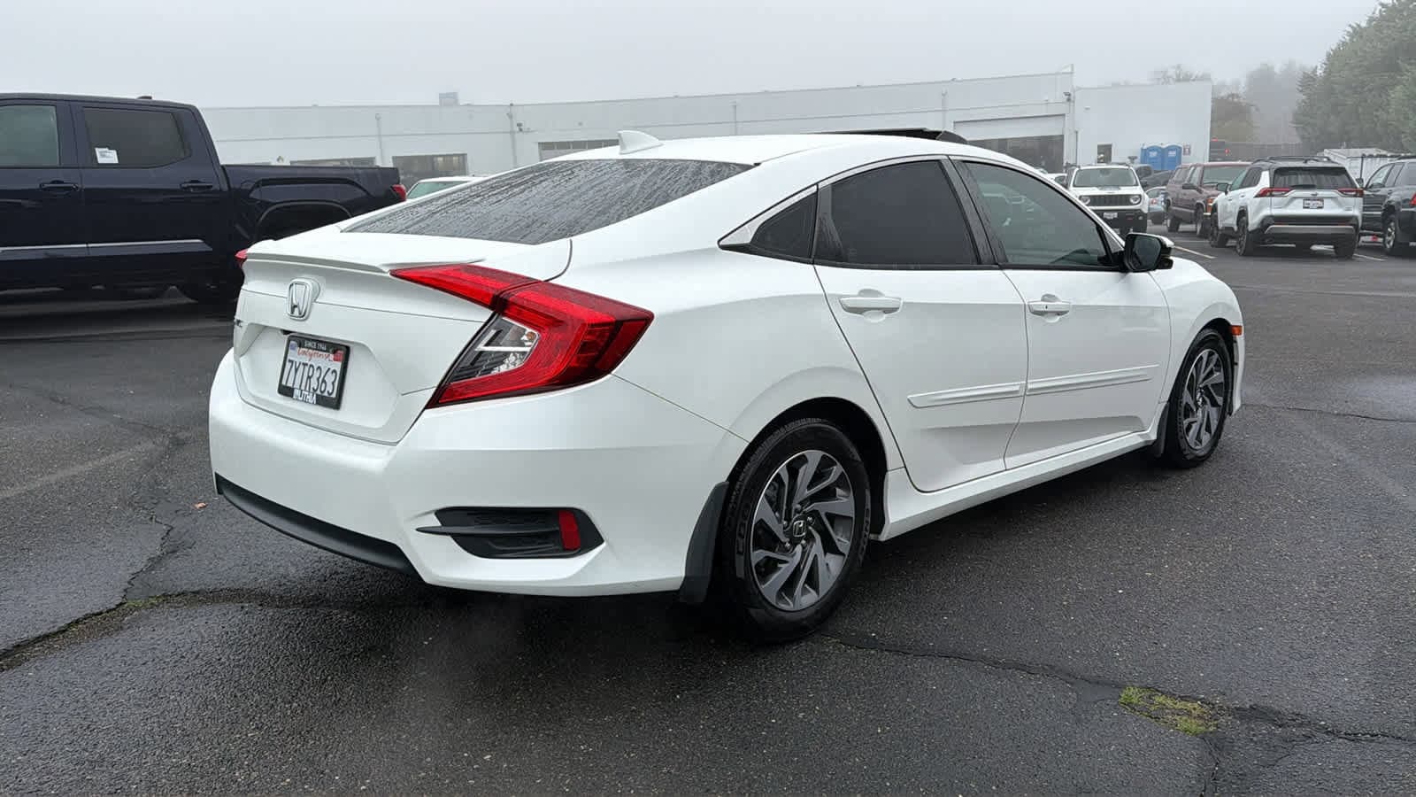 Thumbnail: 2017 Honda Civic - 5