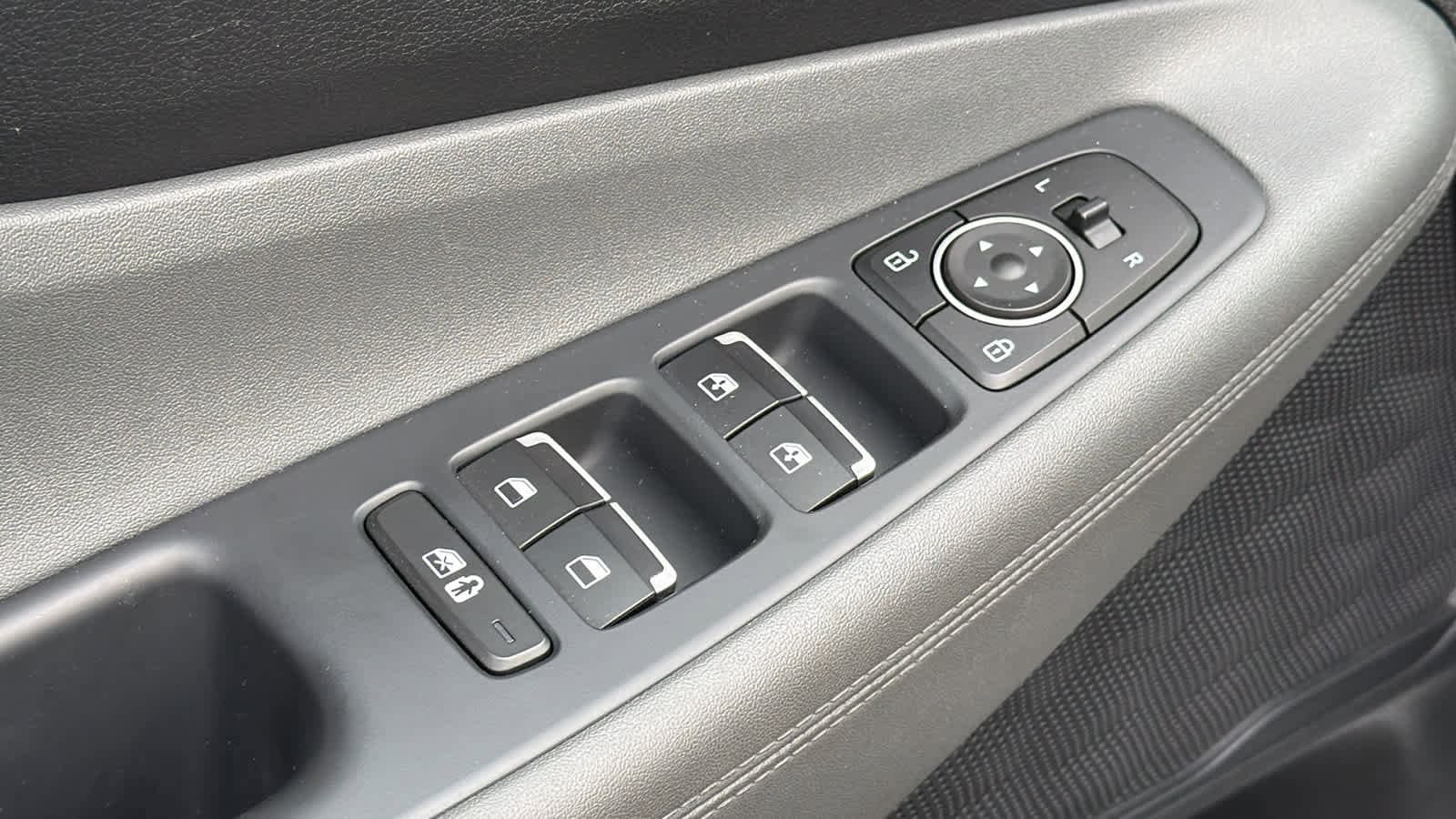 Thumbnail: 2023 Hyundai Santa Fe - 21