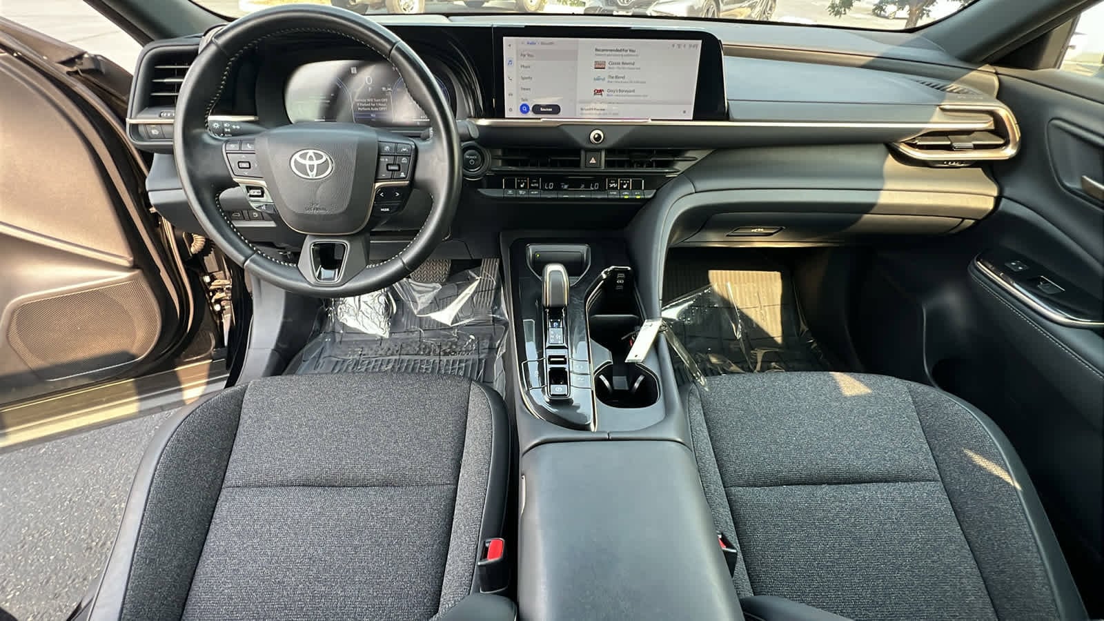 Thumbnail: 2024 Toyota Crown - 26