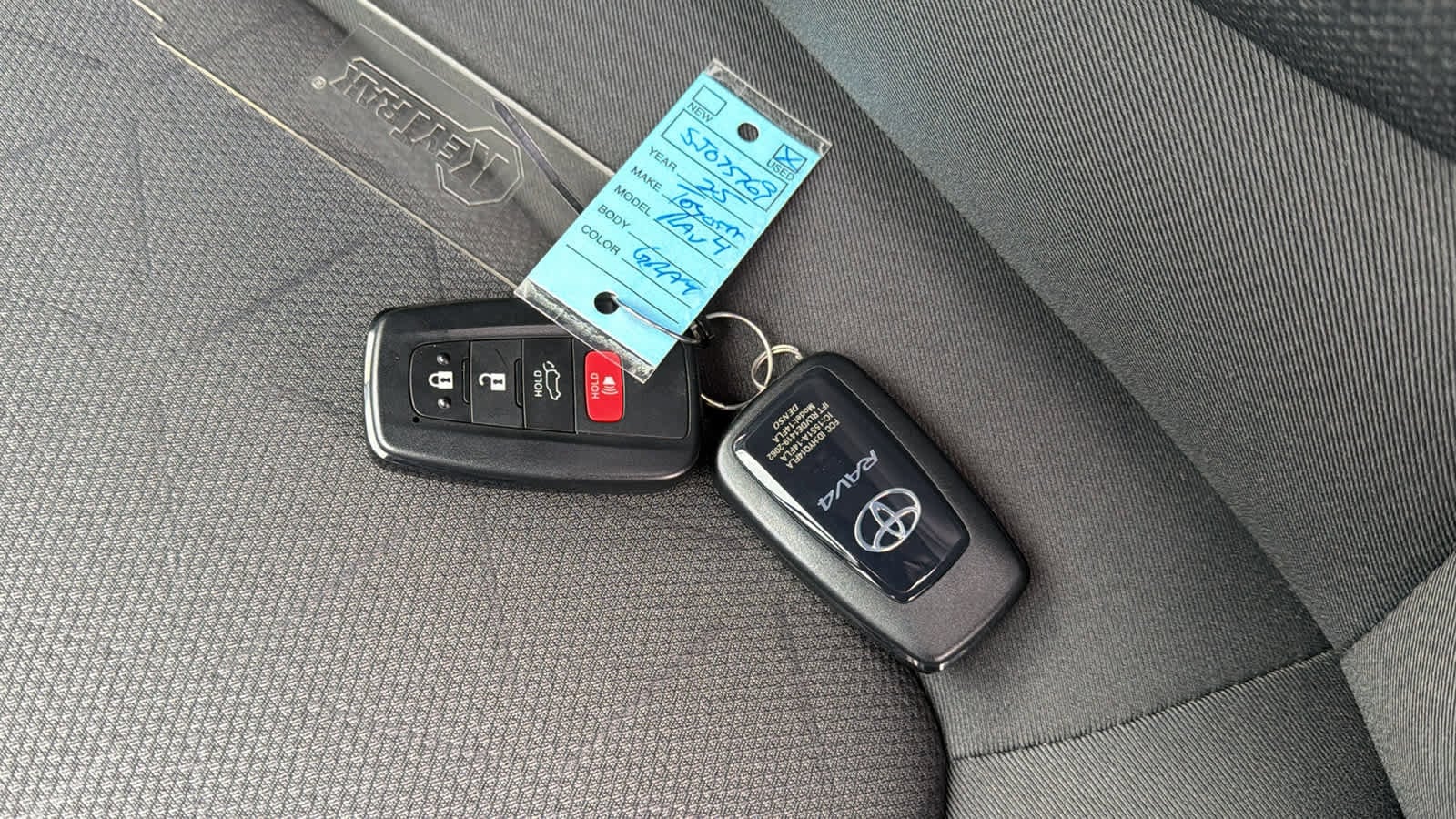 Thumbnail: 2025 Toyota RAV4 - 29