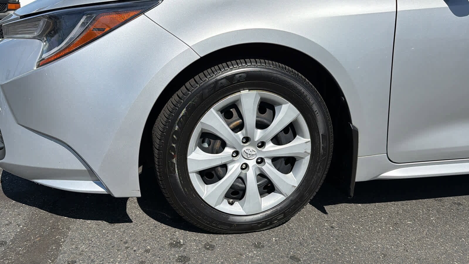 Thumbnail: 2023 Toyota Corolla - 9