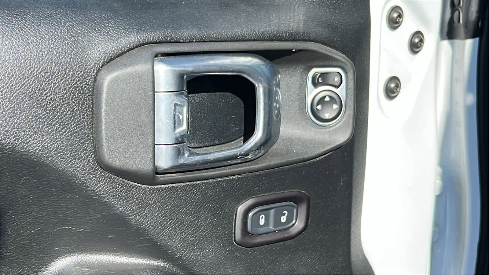 Thumbnail: 2020 Jeep Gladiator - 22