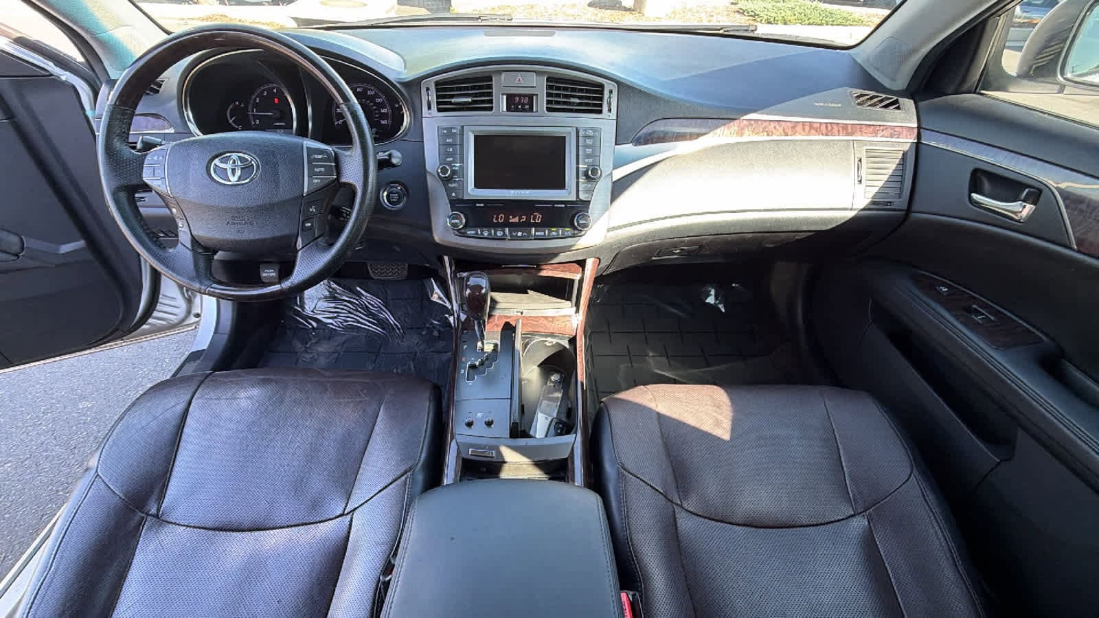 Thumbnail: 2011 Toyota Avalon - 26