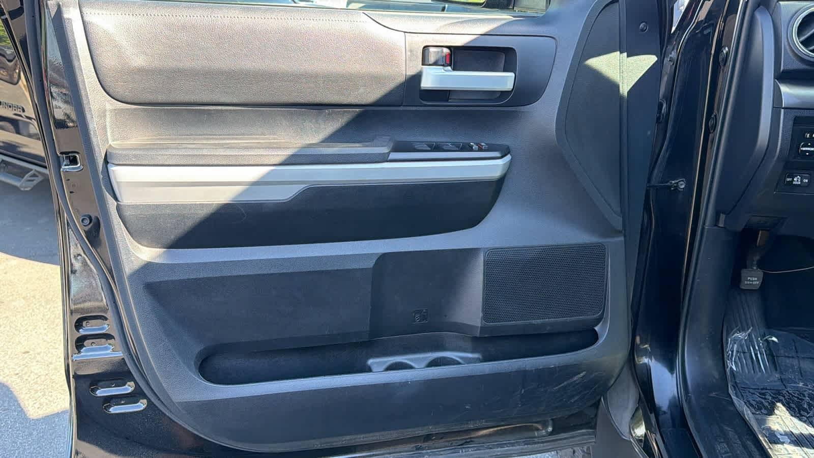 2018 Toyota Tundra SR5 - Photo 23