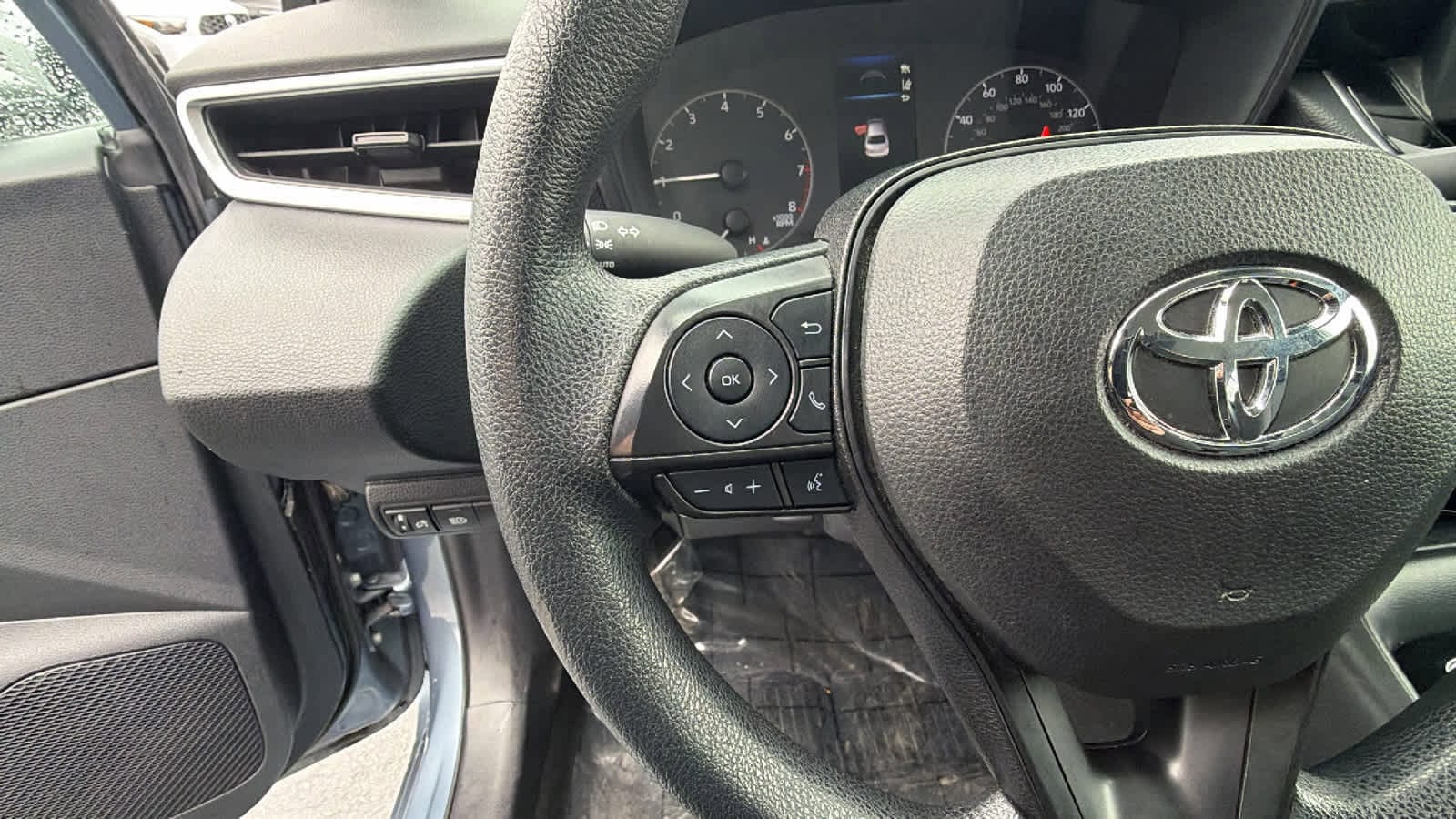 Thumbnail: 2023 Toyota Corolla - 19