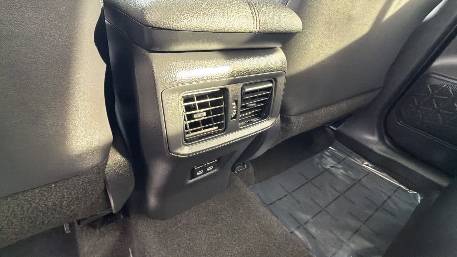 Thumbnail: 2023 Toyota RAV4 - 25