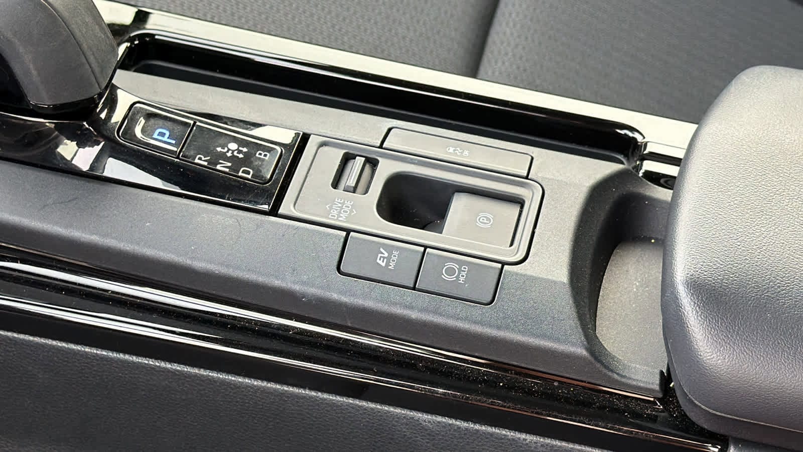 Thumbnail: 2024 Toyota Prius - 34