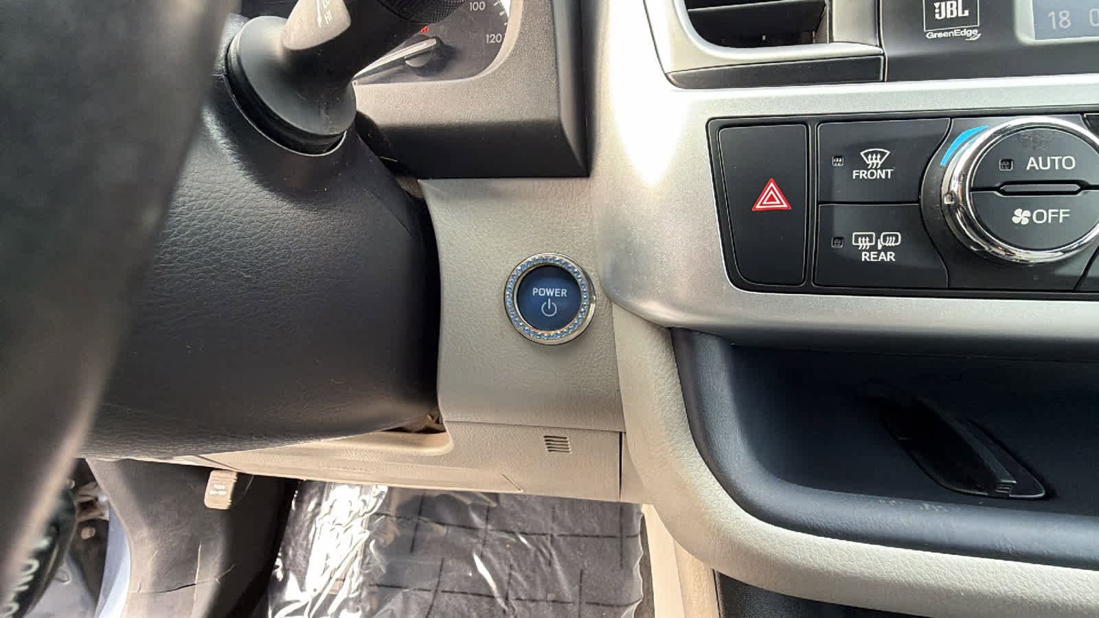 Thumbnail: 2019 Toyota Highlander - 17