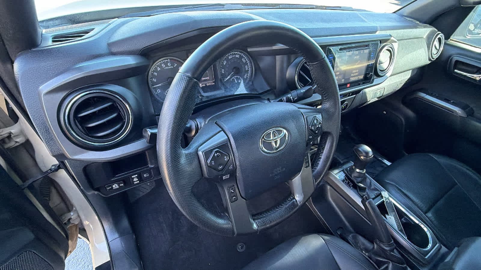 Thumbnail: 2018 Toyota Tacoma - 10