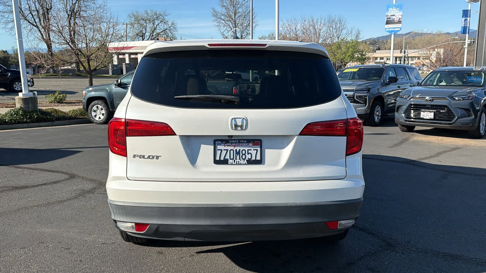 Thumbnail: 2017 Honda Pilot - 6