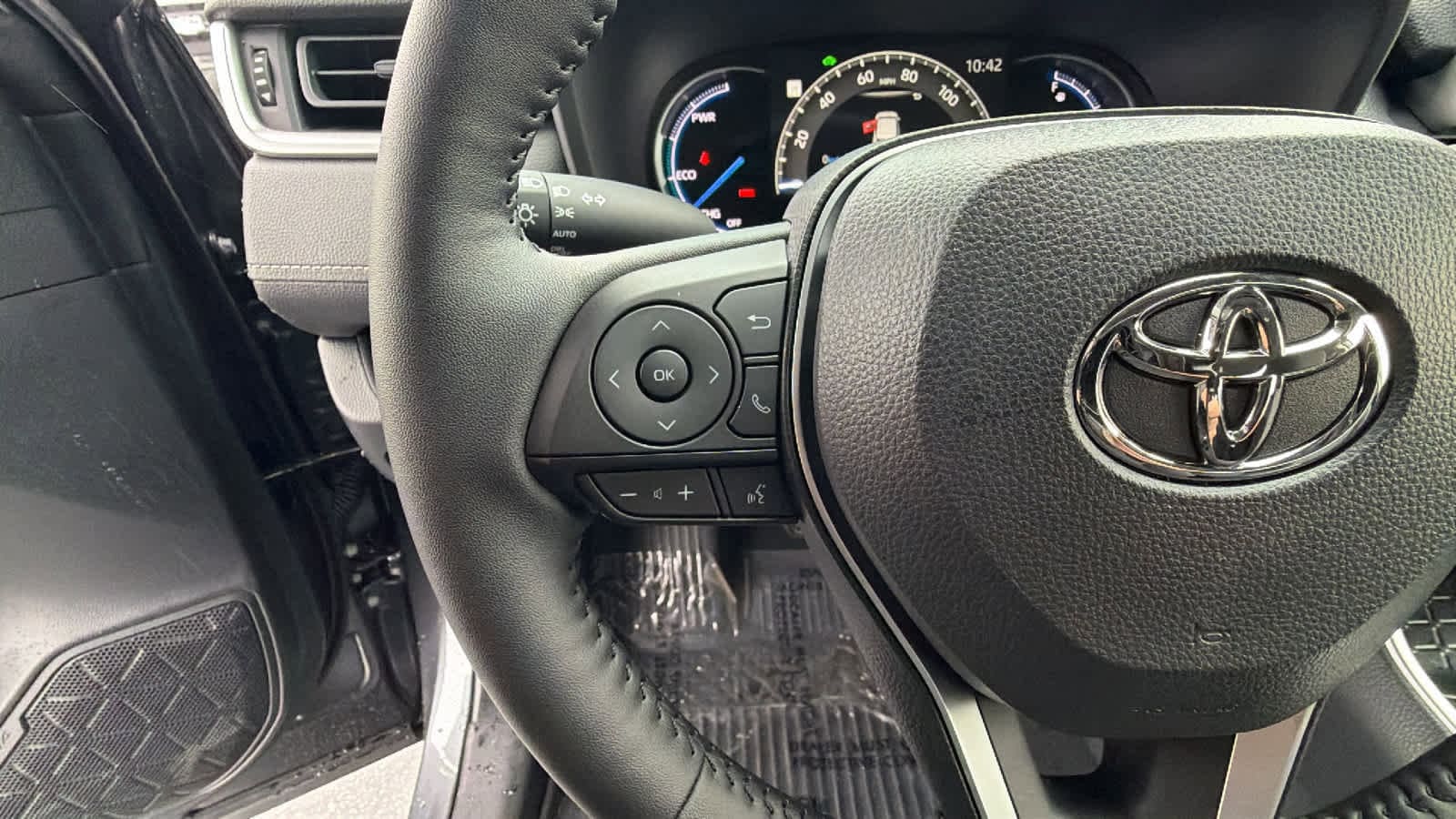 Thumbnail: 2025 Toyota RAV4 - 19