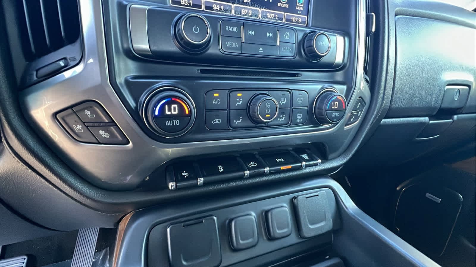 Thumbnail: 2016 Chevrolet Silverado 3500 - 14