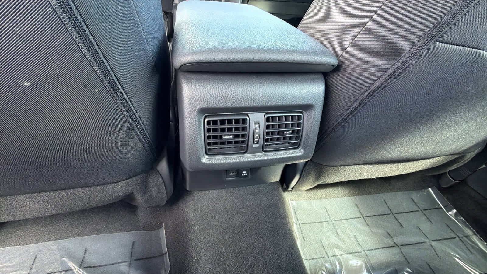 Thumbnail: 2025 Toyota Camry - 25