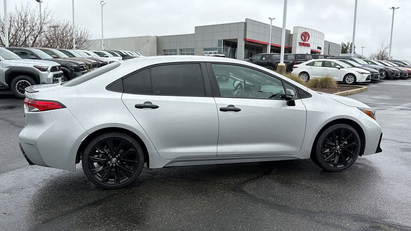 Thumbnail: 2022 Toyota Corolla - 4