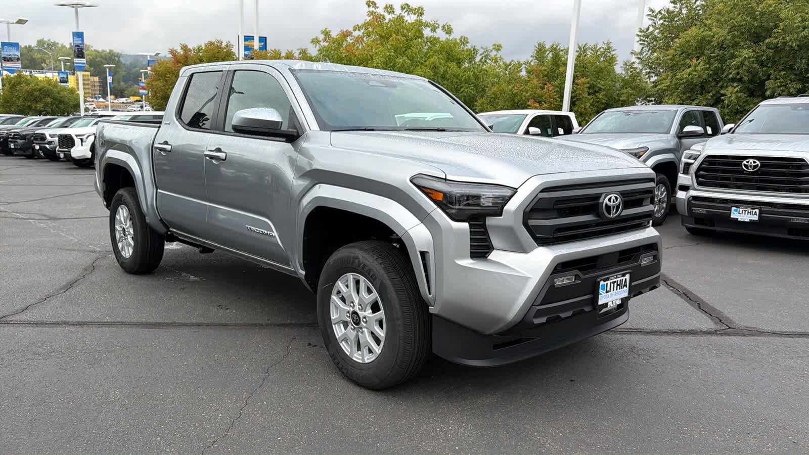 2025 Toyota Tacoma SR5 4x4 Double Cab photo 3