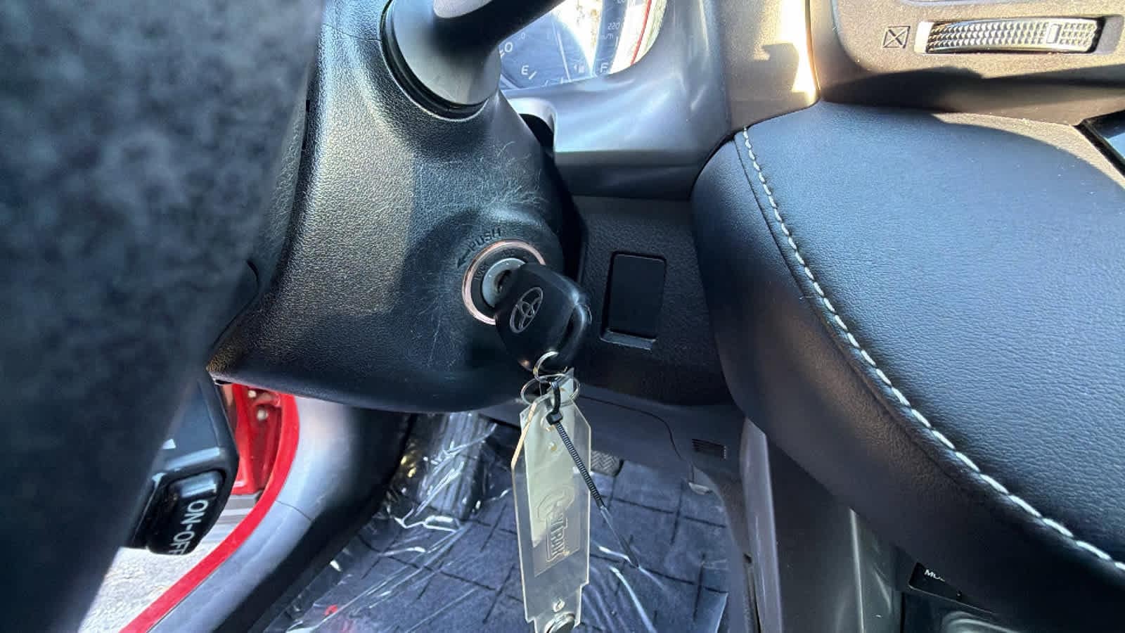 Thumbnail: 2017 Toyota RAV4 - 17