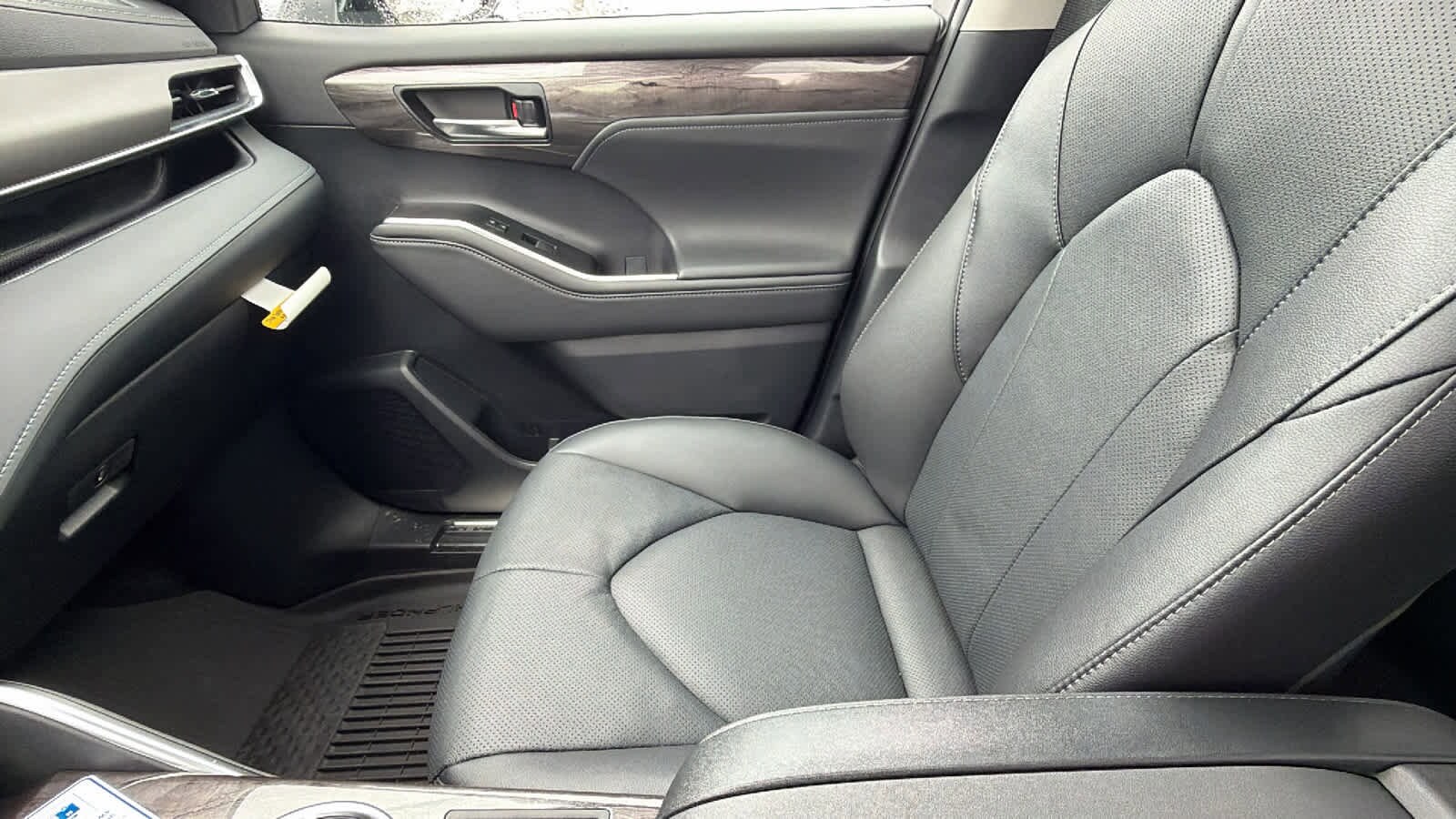 Thumbnail: 2026 Toyota Highlander - 12