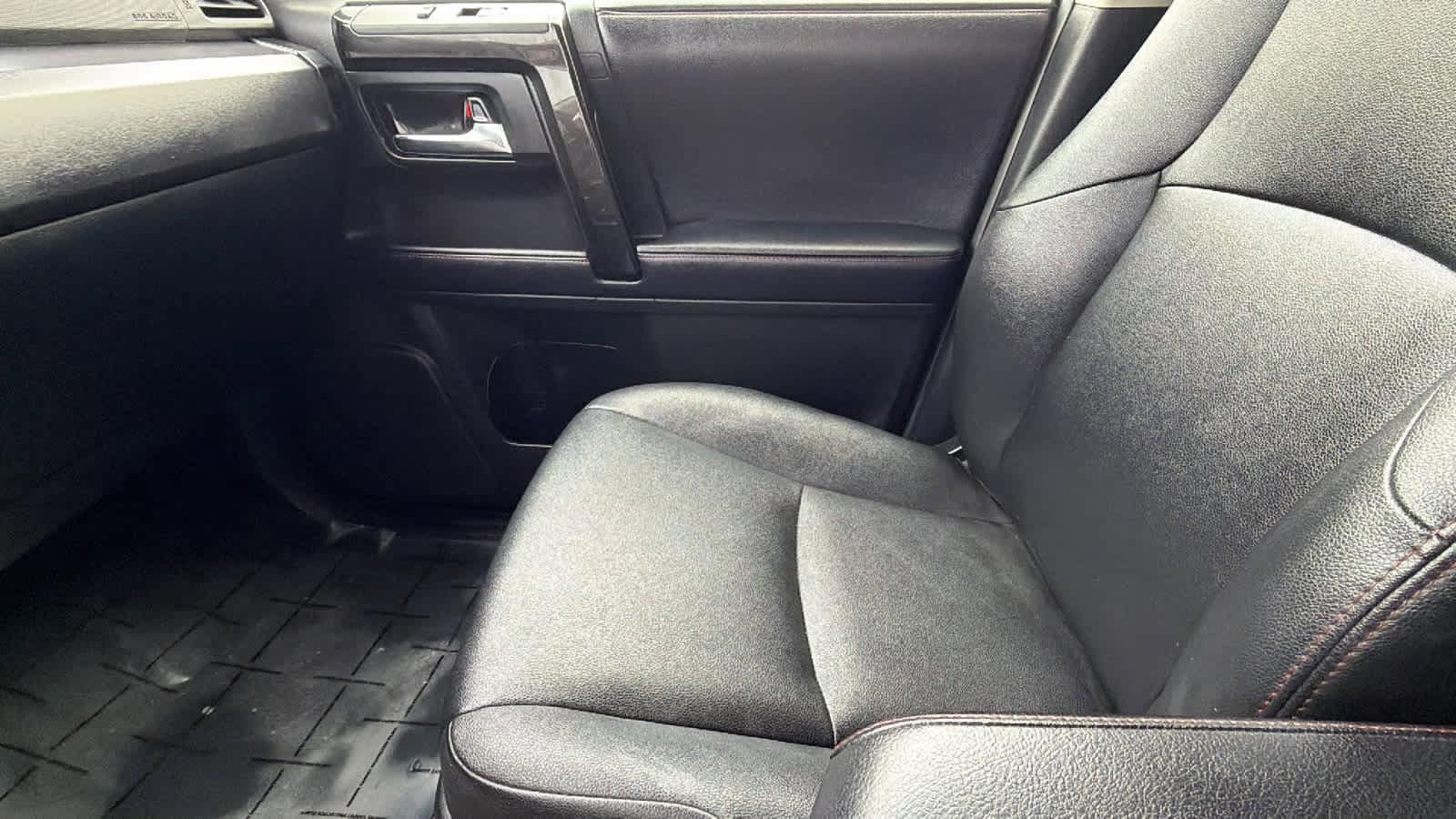 Thumbnail: 2020 Toyota 4Runner - 12