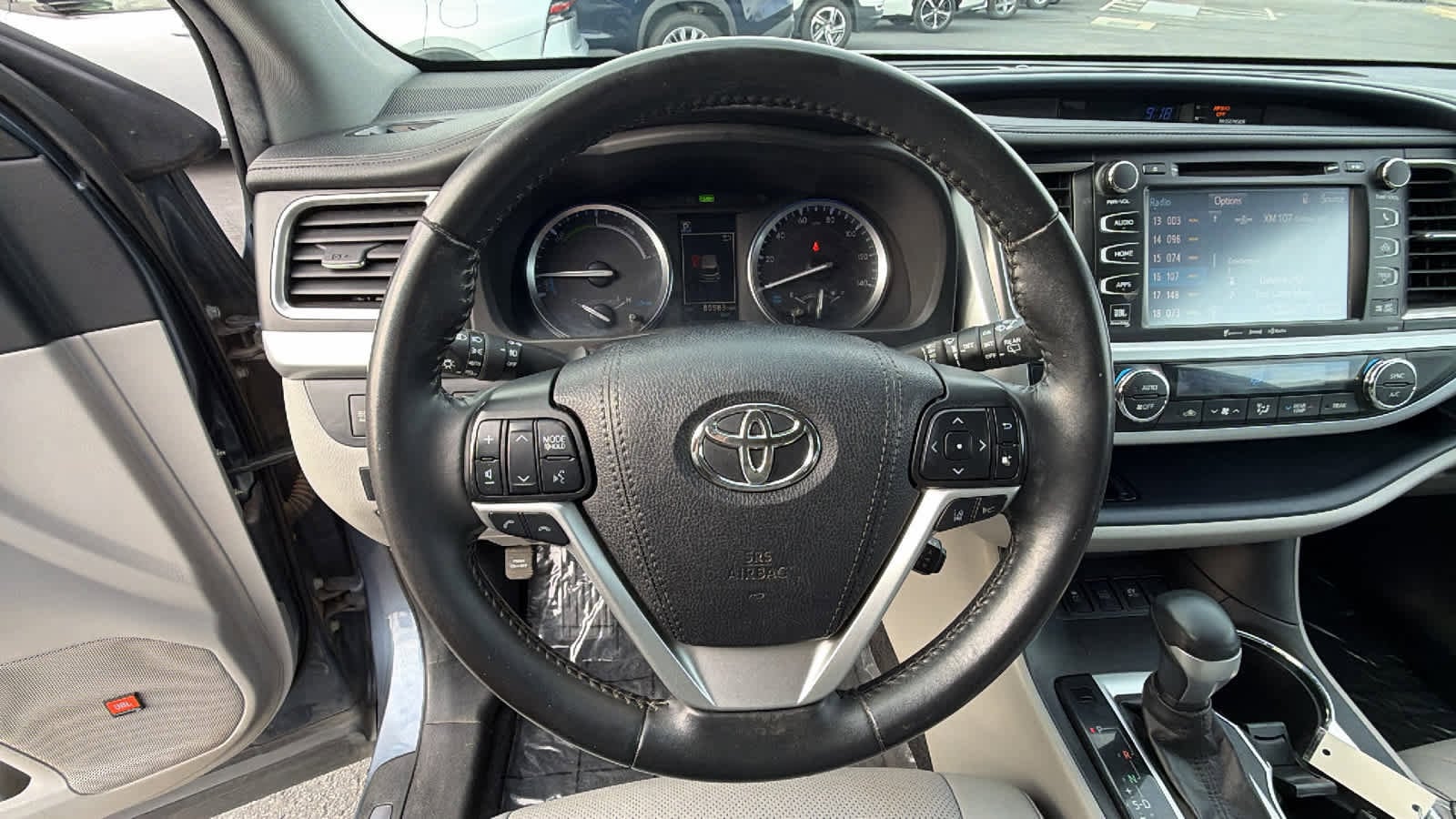 Thumbnail: 2019 Toyota Highlander - 18