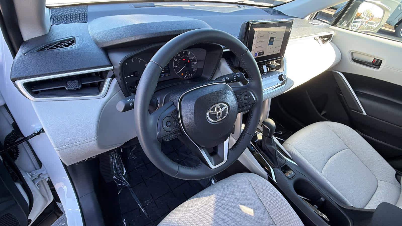 Thumbnail: 2025 Toyota Corolla Cross - 10