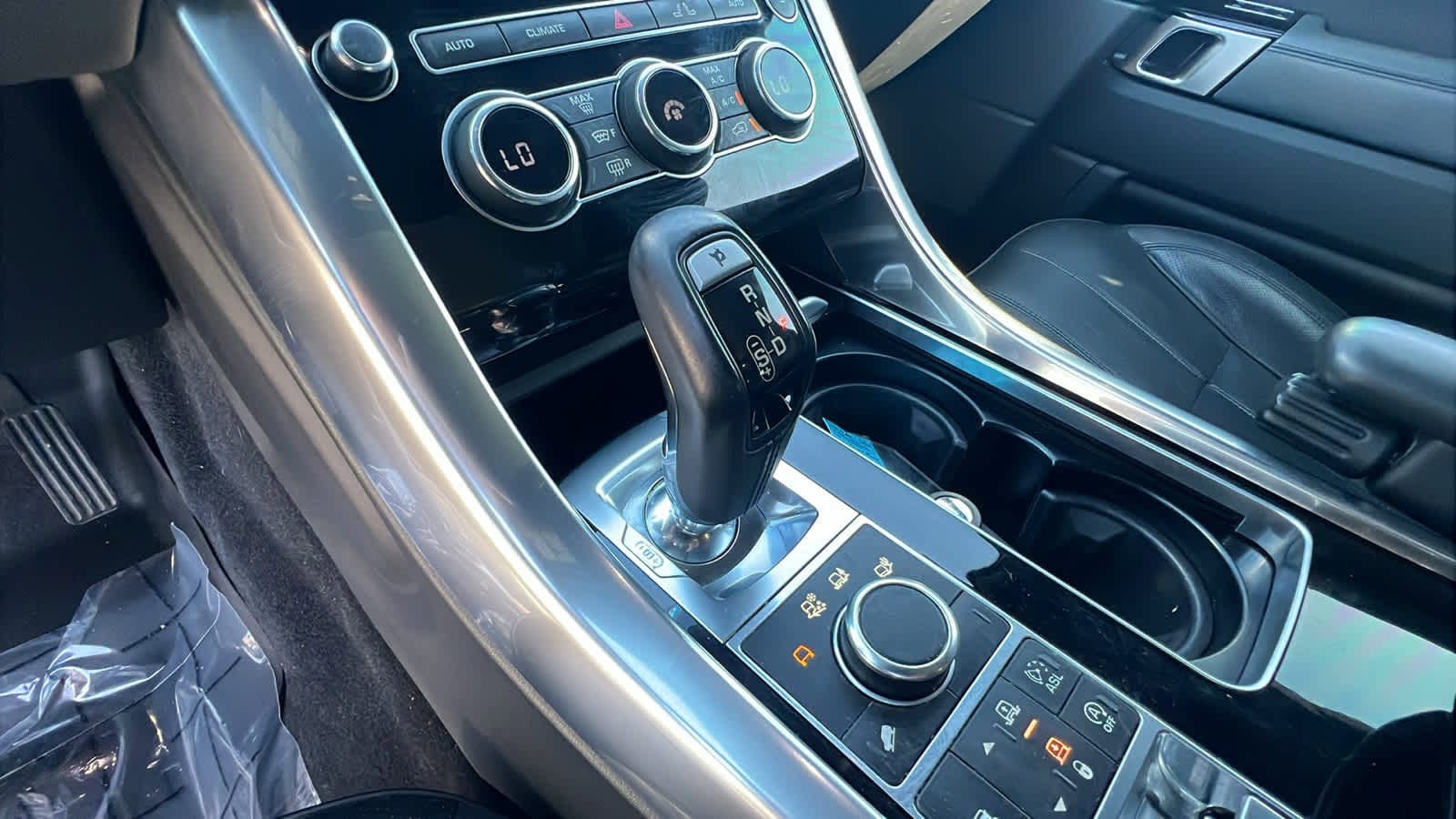 Thumbnail: 2015 Land Rover Range Rover Sport - 13