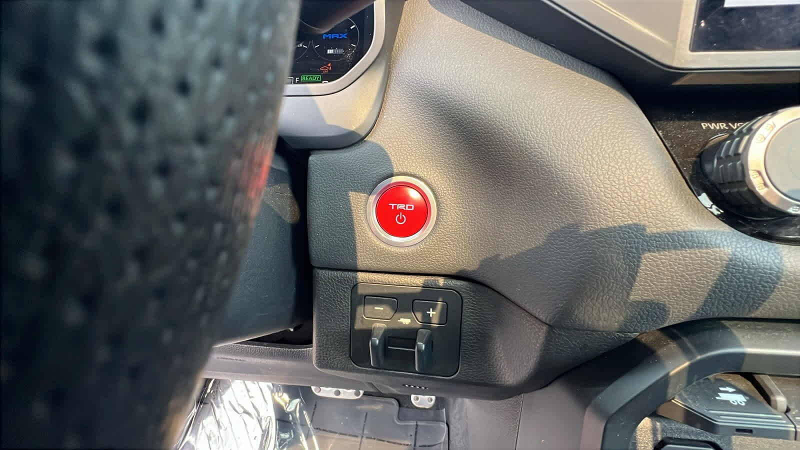 Thumbnail: 2023 Toyota Tundra - 17