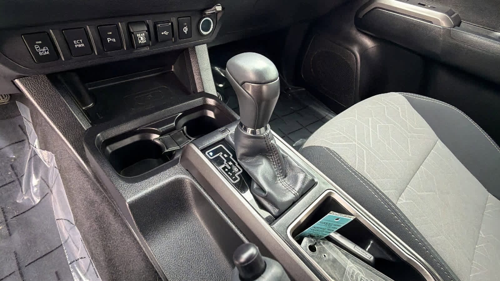 Thumbnail: 2022 Toyota Tacoma - 13