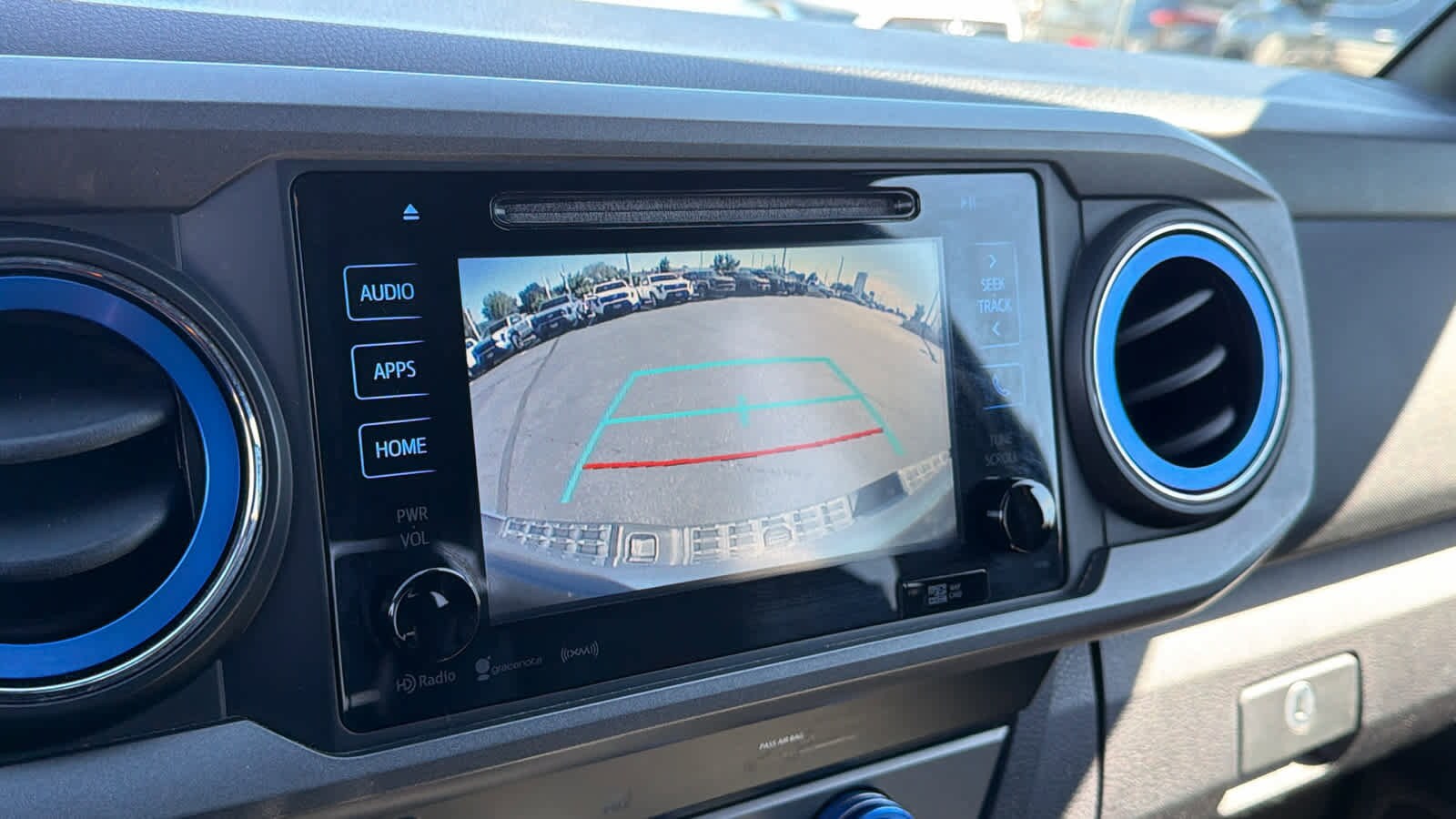 Thumbnail: 2019 Toyota Tacoma - 16