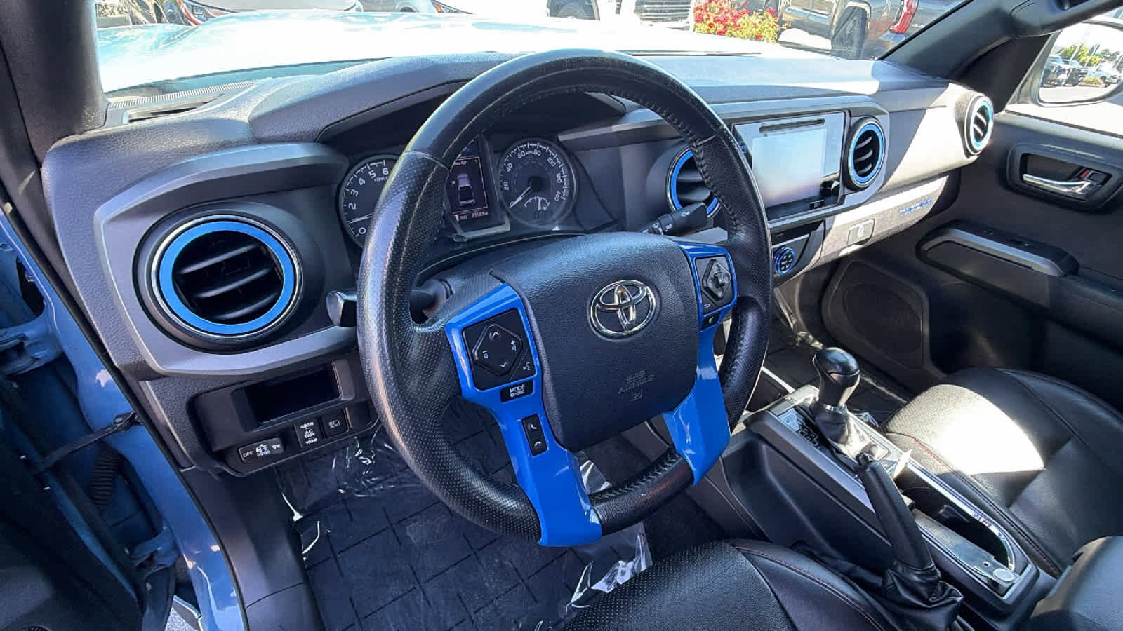Thumbnail: 2019 Toyota Tacoma - 10