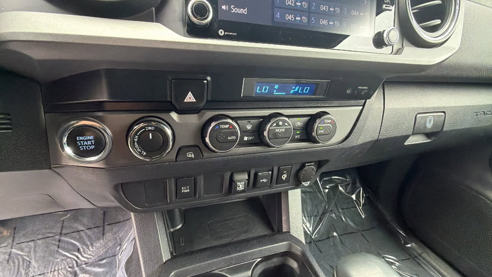 Thumbnail: 2022 Toyota Tacoma - 14