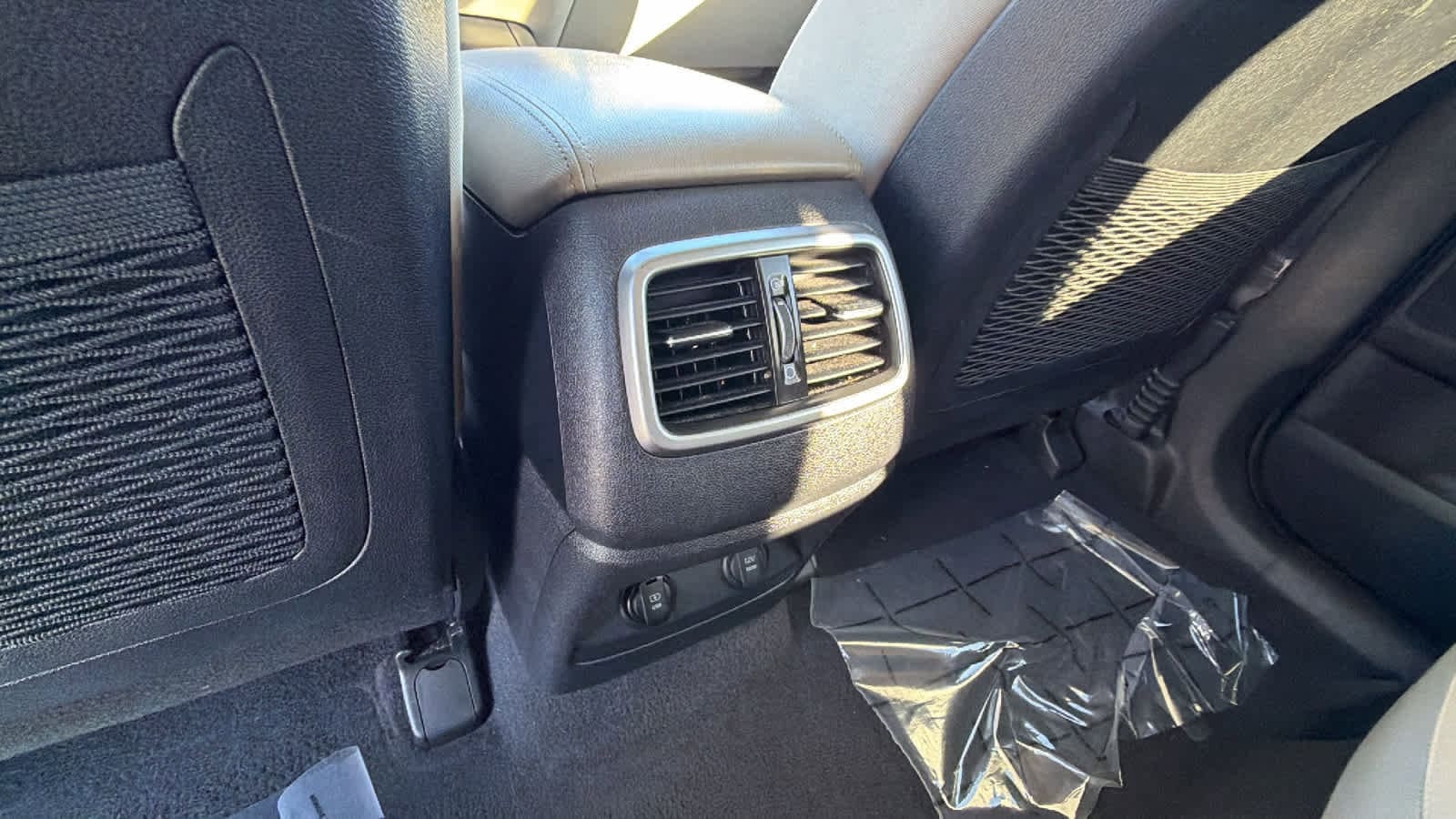 Thumbnail: 2016 Kia Sorento - 25