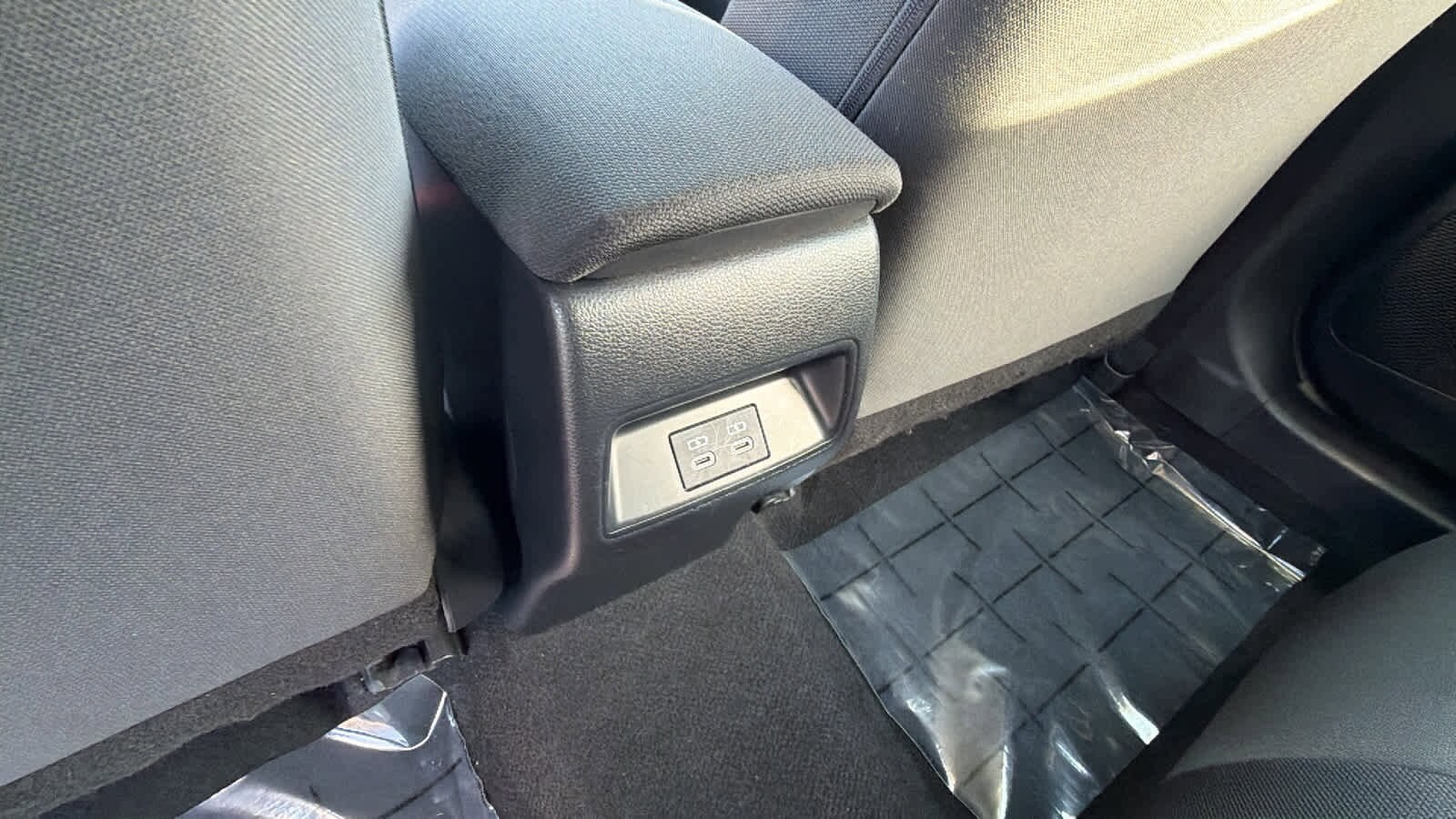 Thumbnail: 2023 Toyota Corolla - 25