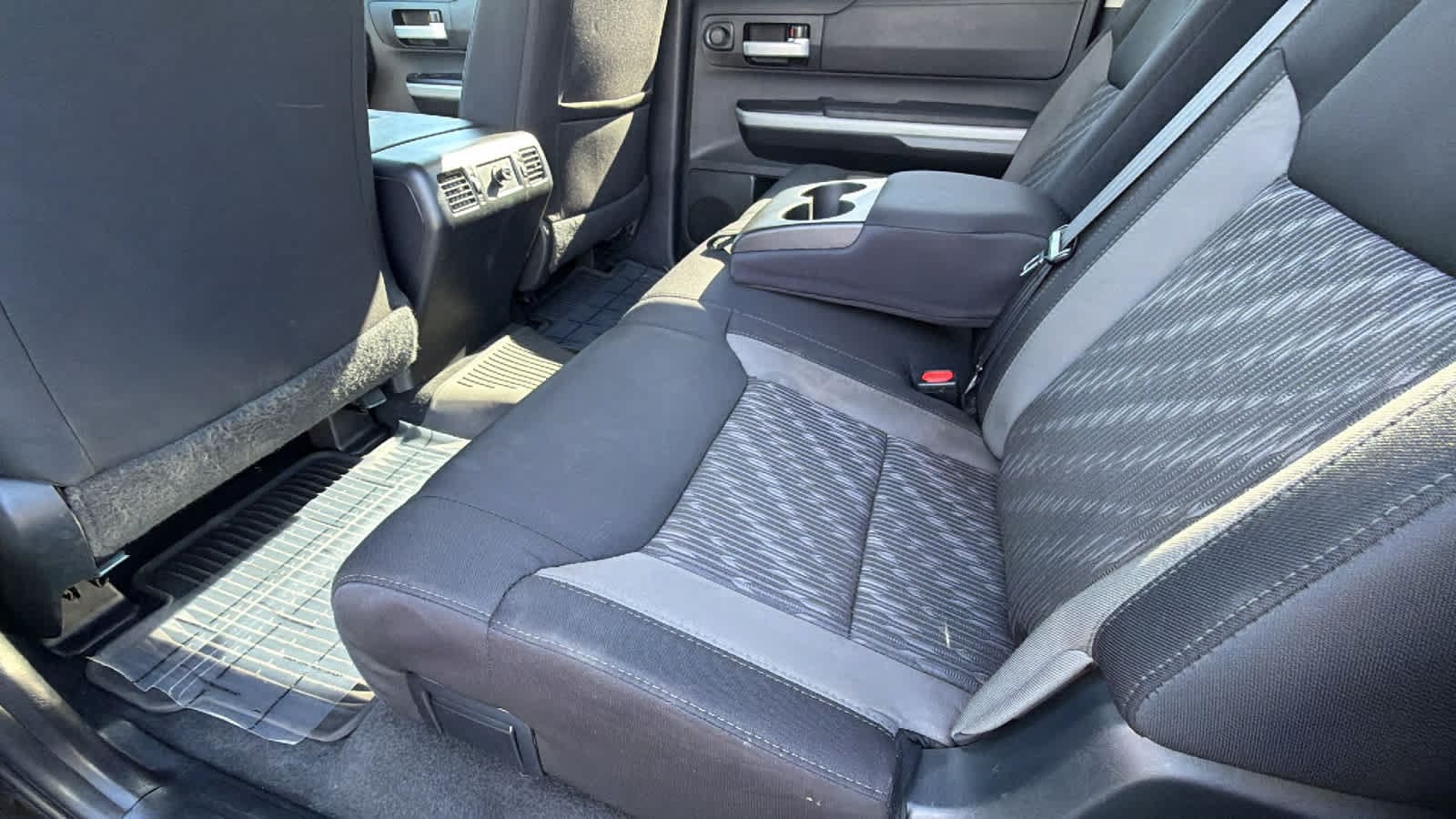 2018 Toyota Tundra SR5 - Photo 24